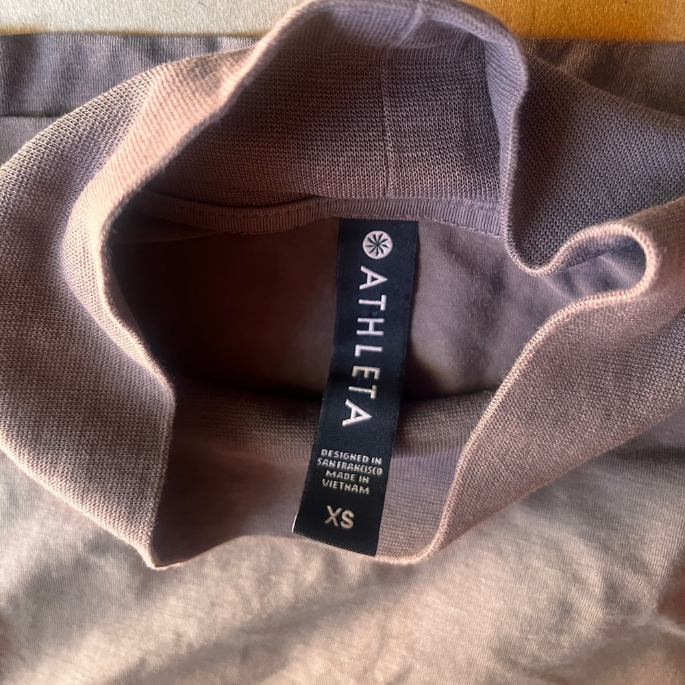 Athleta Tan Brown
Women's Mock Neck Sleeveless 
Turtleneck Top Xtra Small